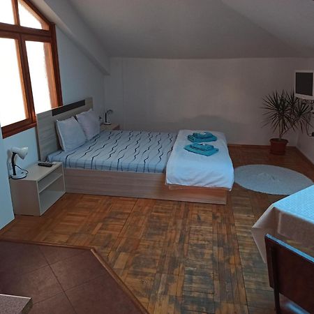 Guest House Ganovi Kalofer Rum bild